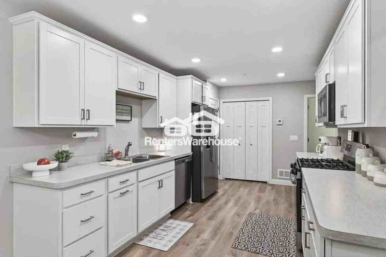 25584 3rd St W - Photo 4 of 17