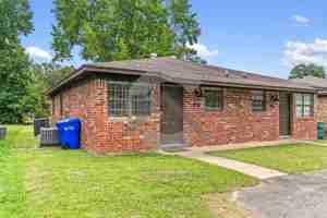 featured image of 438 Helen St #2