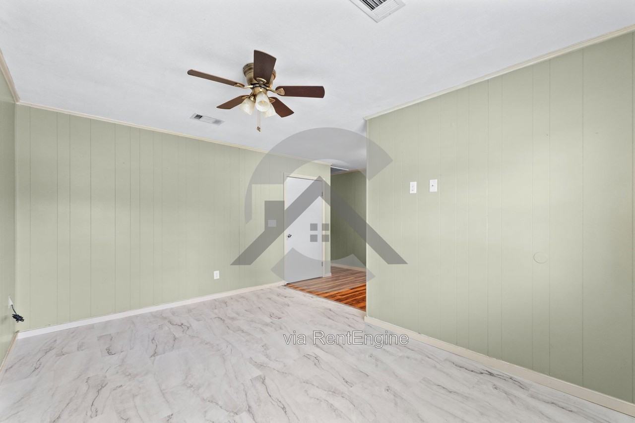 438 Helen St #2 - Photo 2 of 9