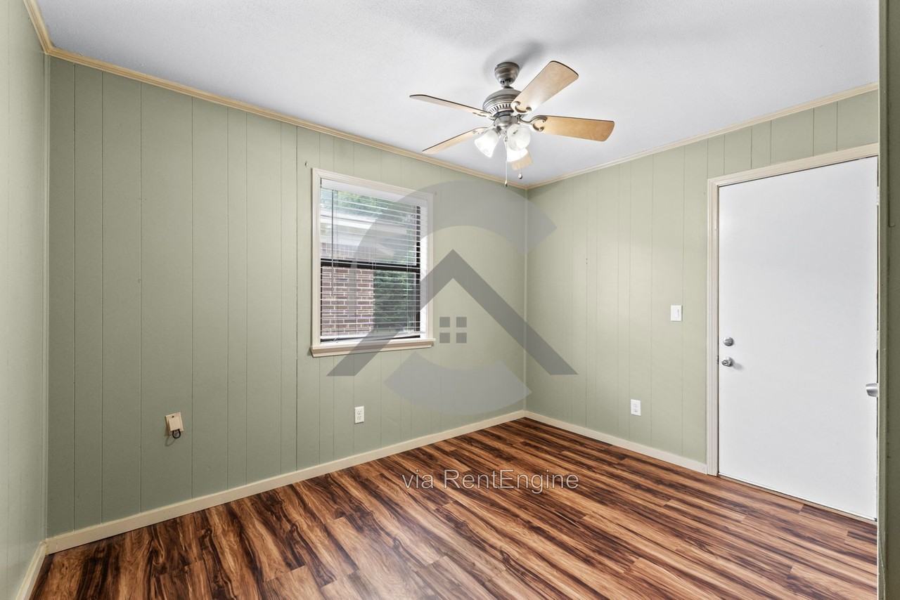 438 Helen St #2 - Photo 7 of 9