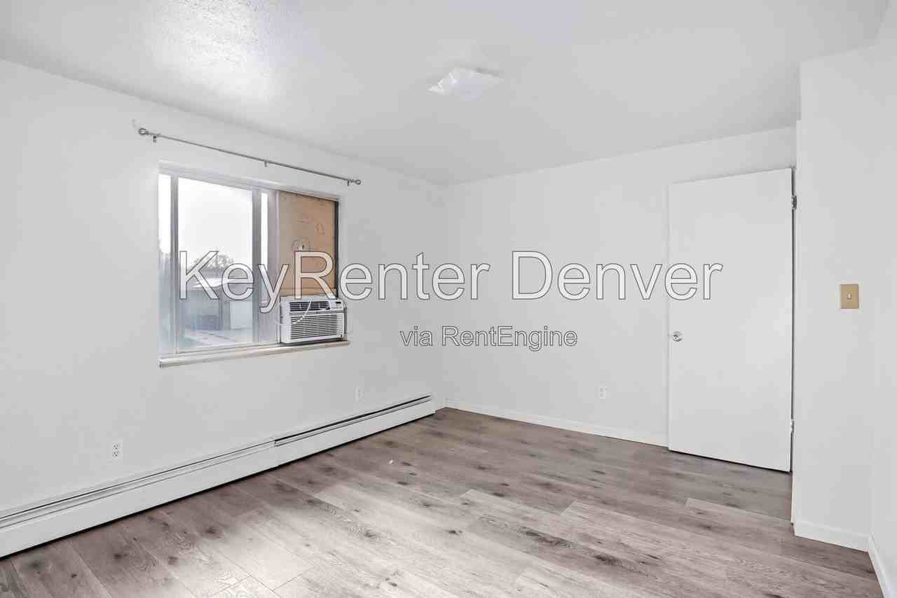 7956 Patricia Dr - Photo 6 of 12