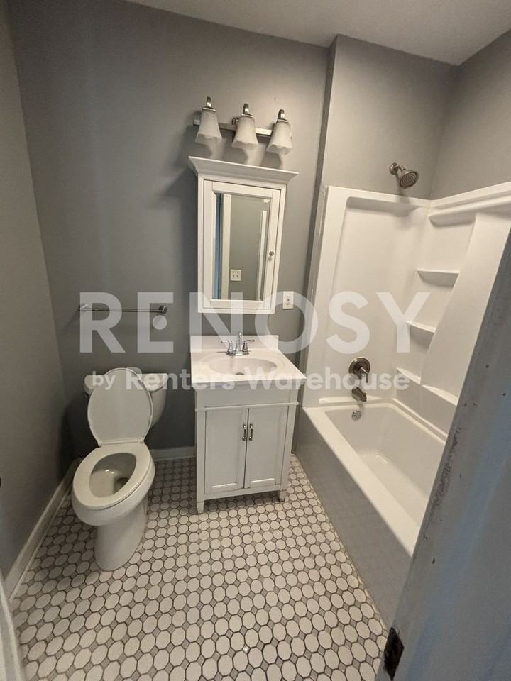 3224 Nicollet Ave - Photo 4 of 15