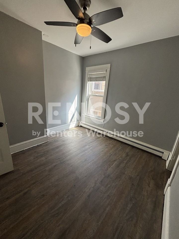 3224 Nicollet Ave - Photo 7 of 15