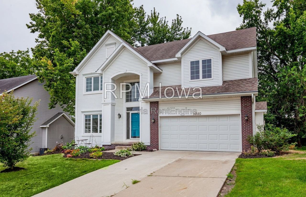 14440 Briarwood Ln - Photo 2 of 35