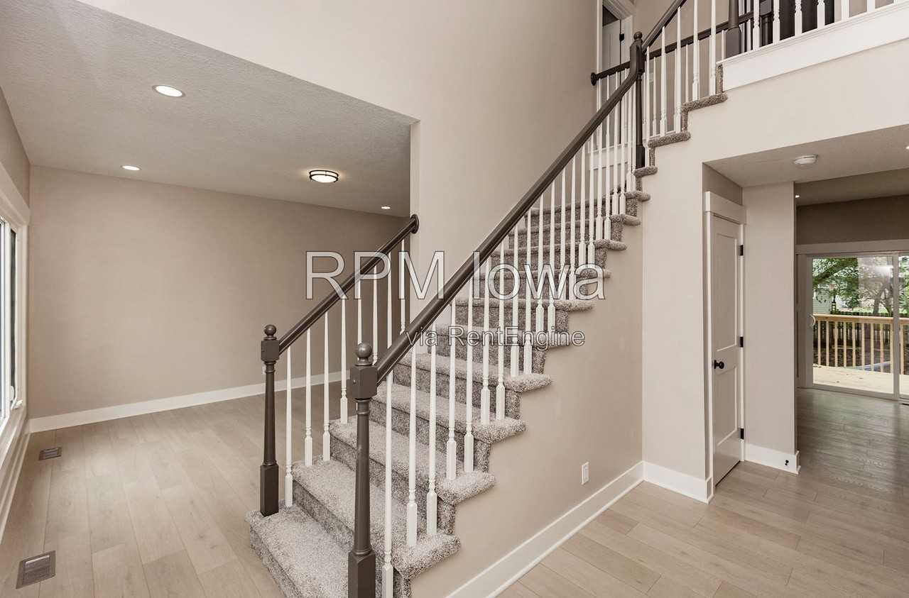 14440 Briarwood Ln - Photo 4 of 35