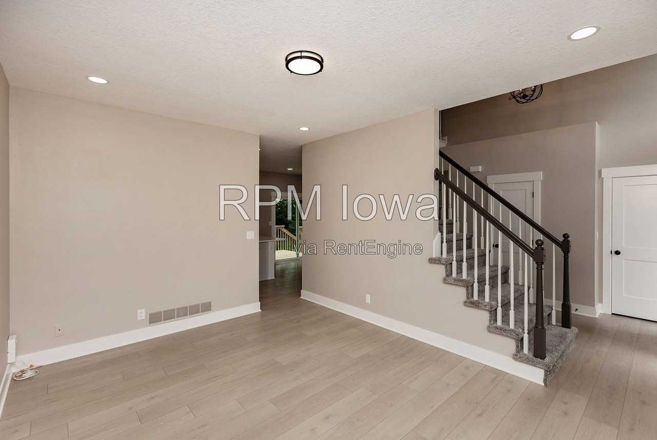14440 Briarwood Ln - Photo 6 of 35
