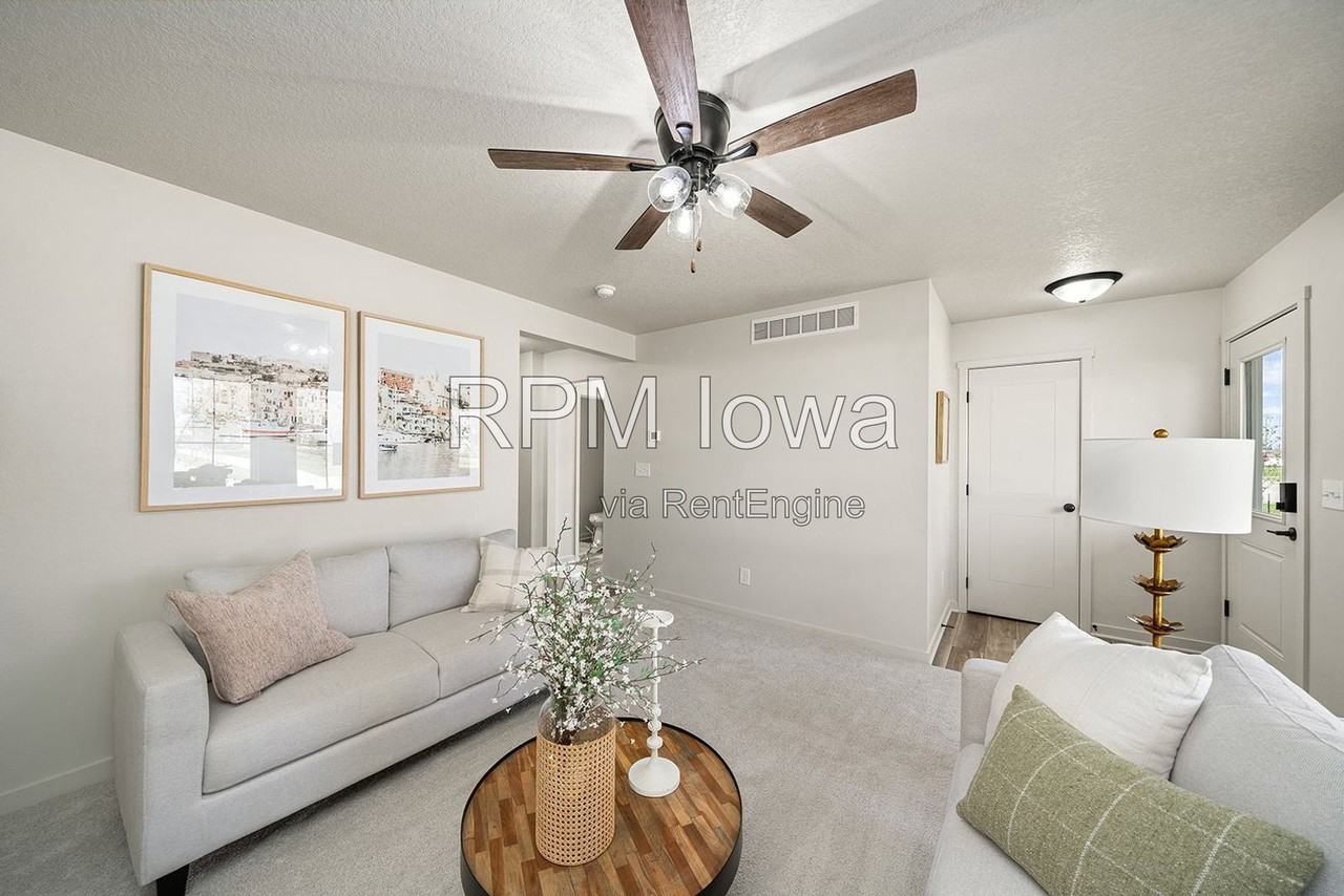 329 Freedom Way - Photo 3 of 15