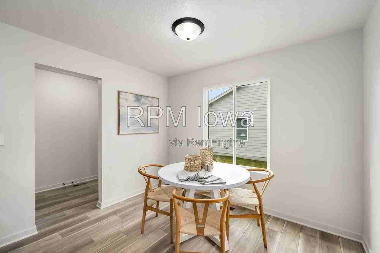 329 Freedom Way - Photo 4 of 15