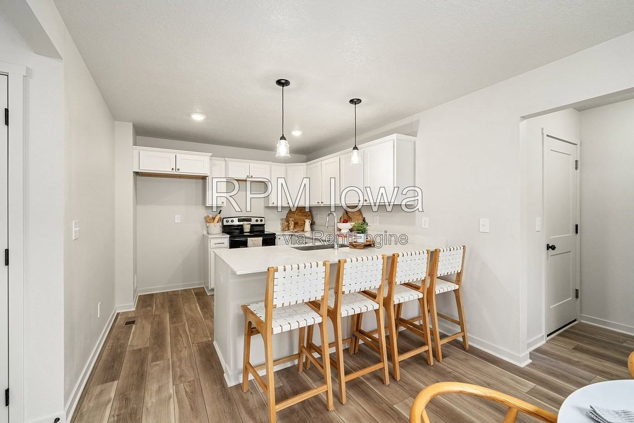 329 Freedom Way - Photo 5 of 15