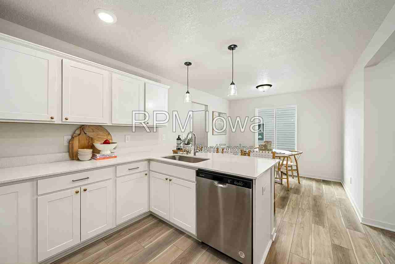 329 Freedom Way - Photo 6 of 15
