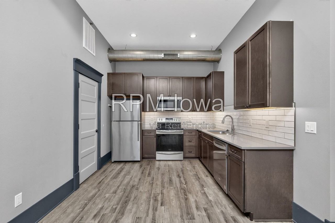 1214 2nd St #2 - Photo 3 of 23