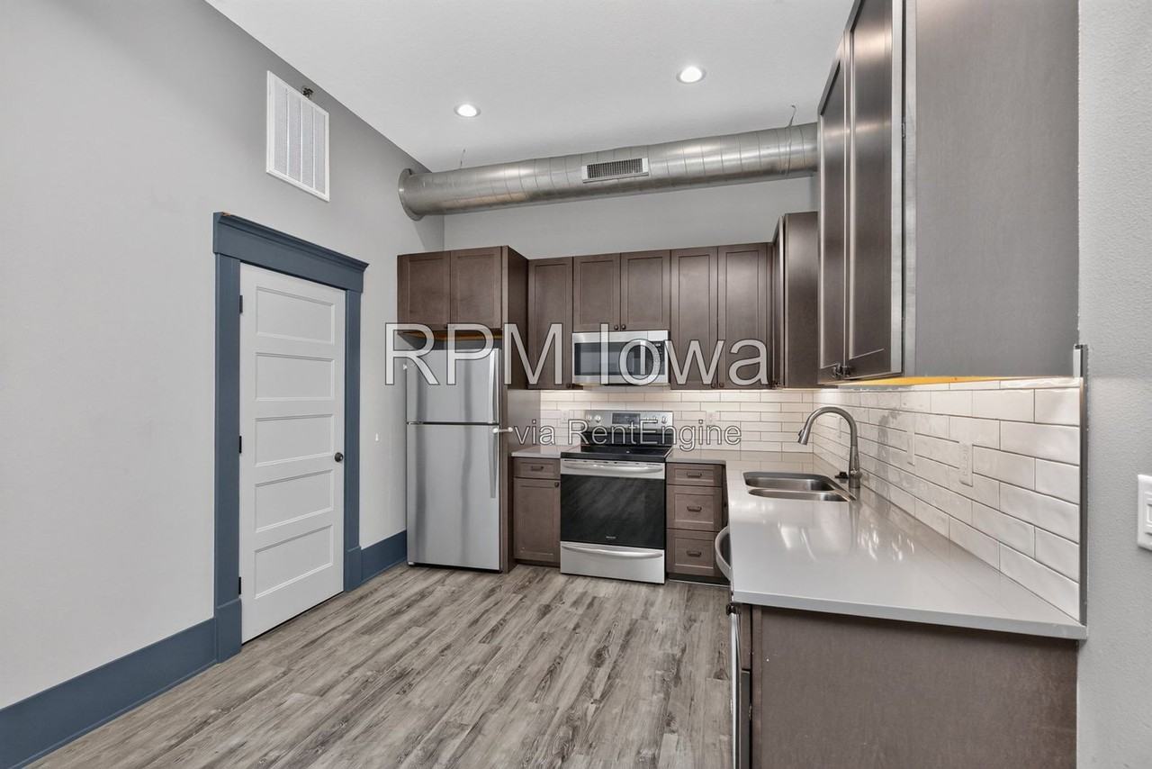 1214 2nd St #2 - Photo 4 of 23
