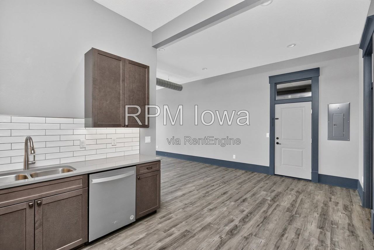 1214 2nd St #2 - Photo 7 of 23