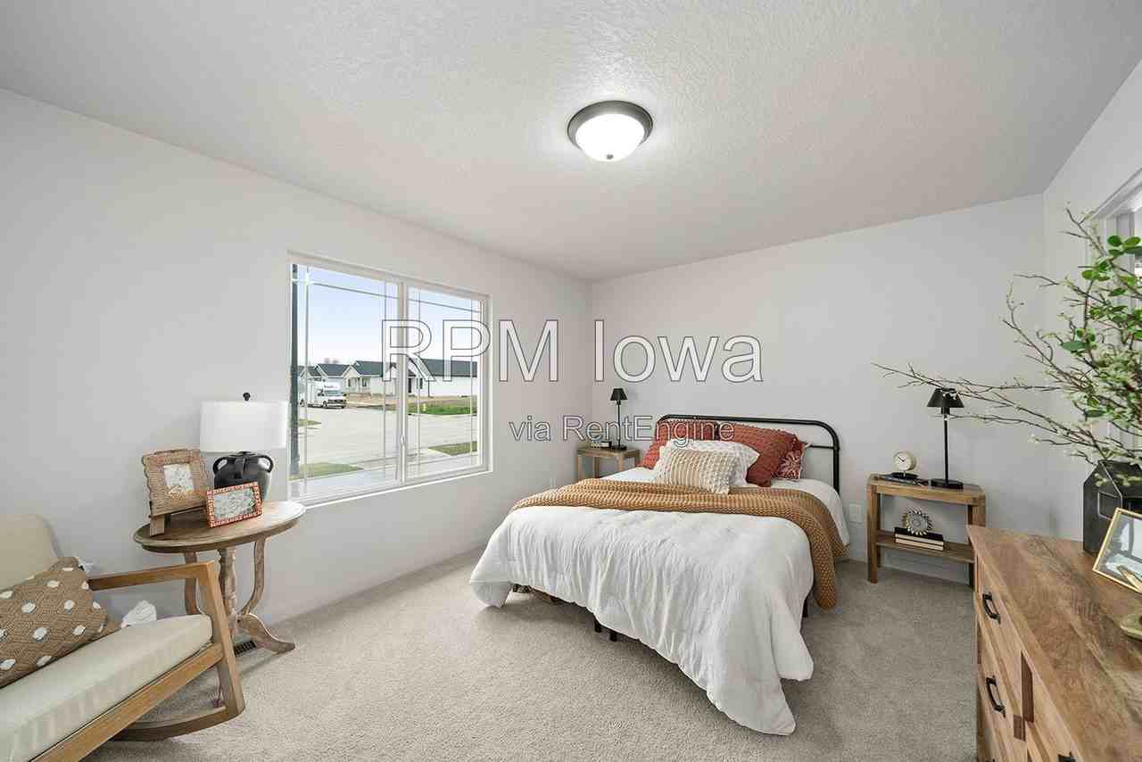 325 Freedom Way - Photo 2 of 15