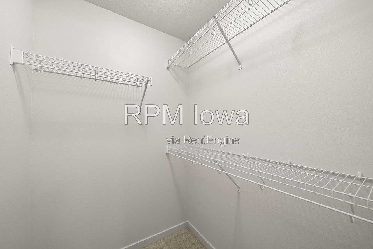 325 Freedom Way - Photo 5 of 15