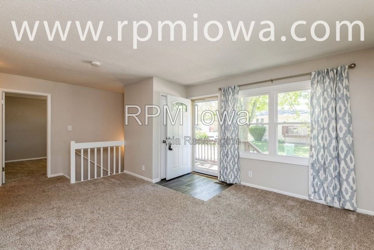 2537 Nw 17th St - Photo 2 of 17