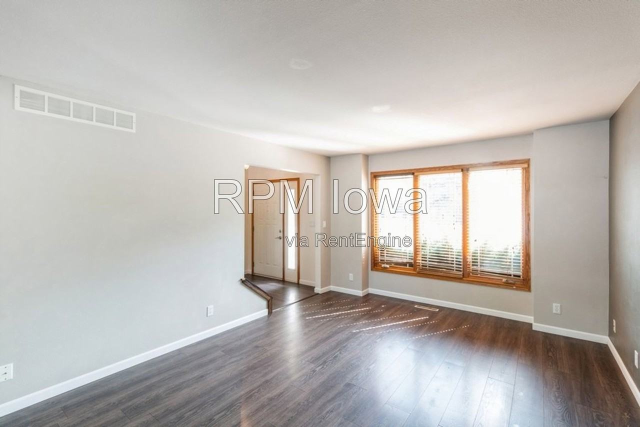 1509 Kentucky Ave - Photo 2 of 16