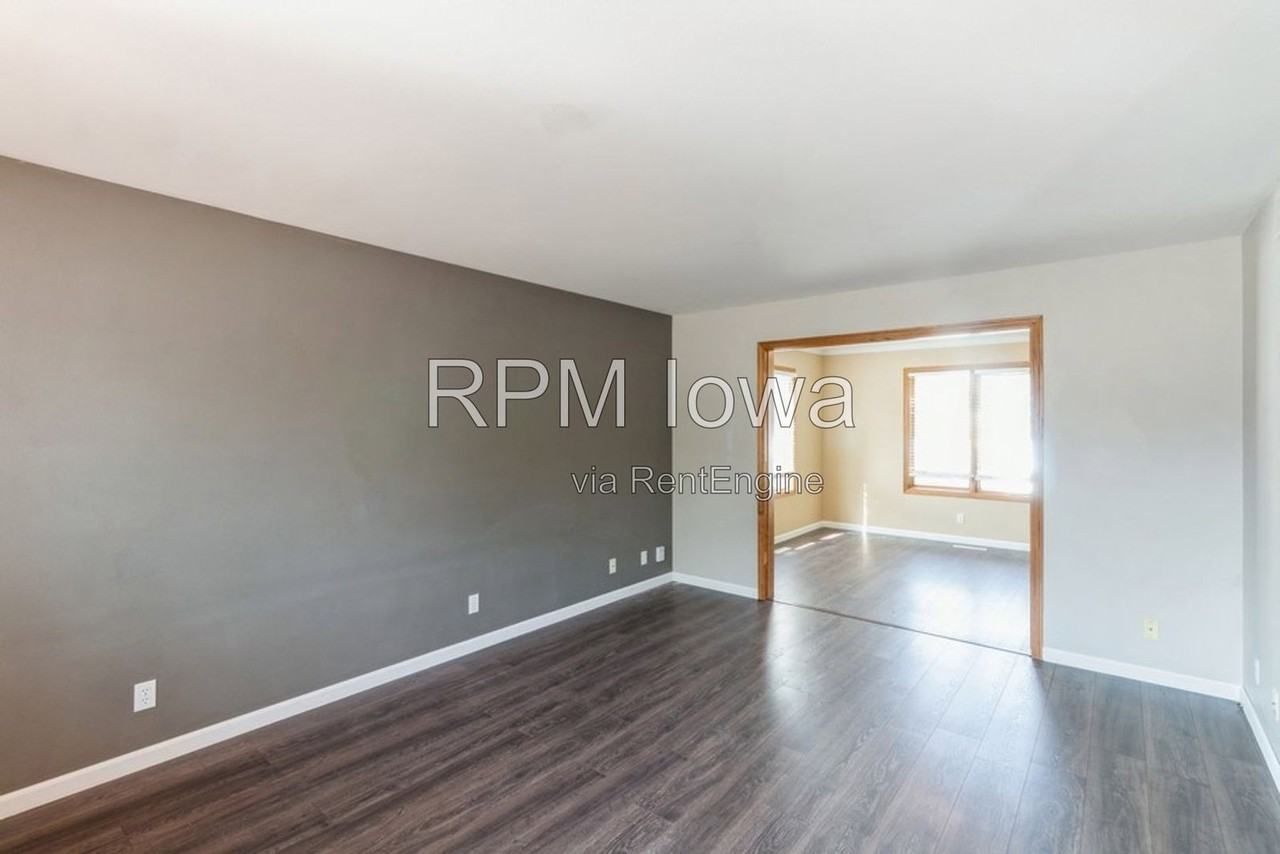1509 Kentucky Ave - Photo 3 of 16