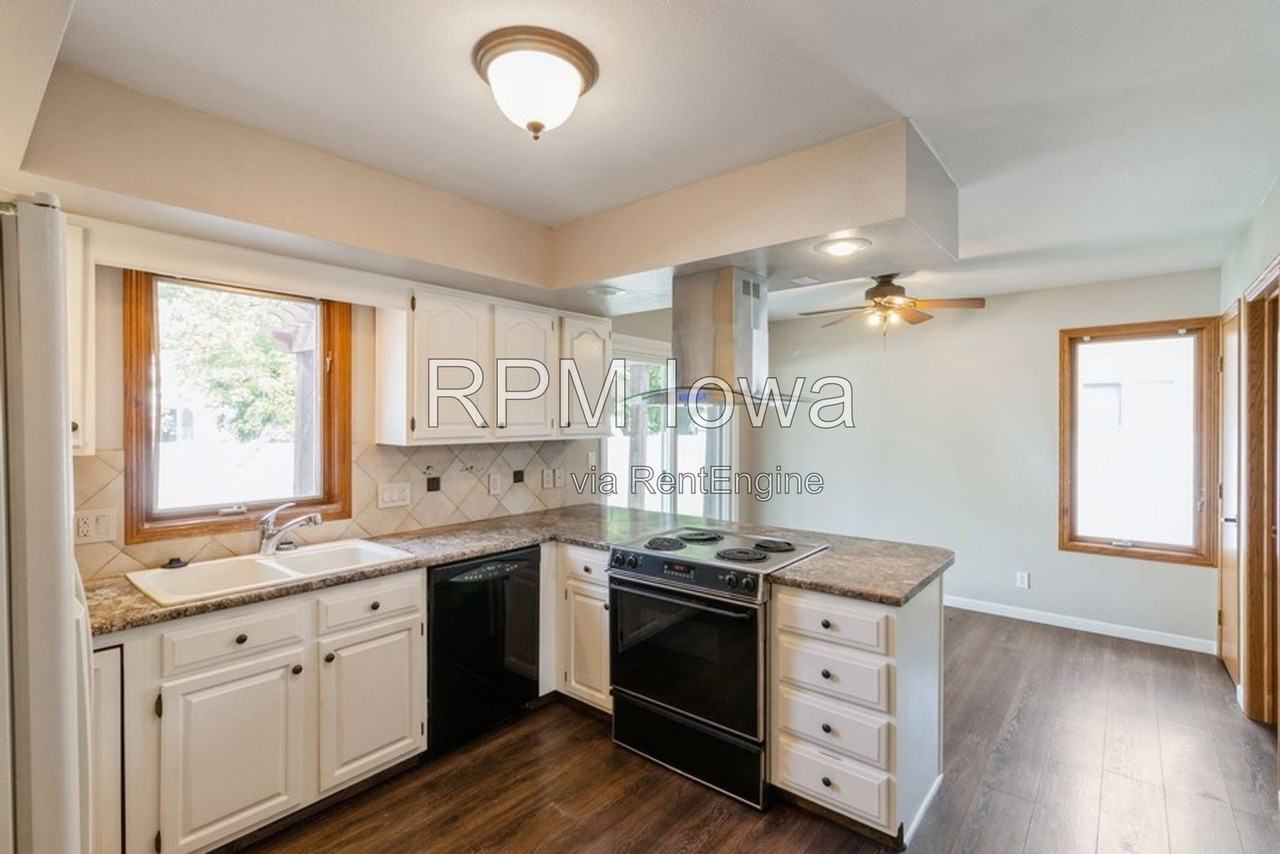 1509 Kentucky Ave - Photo 4 of 16