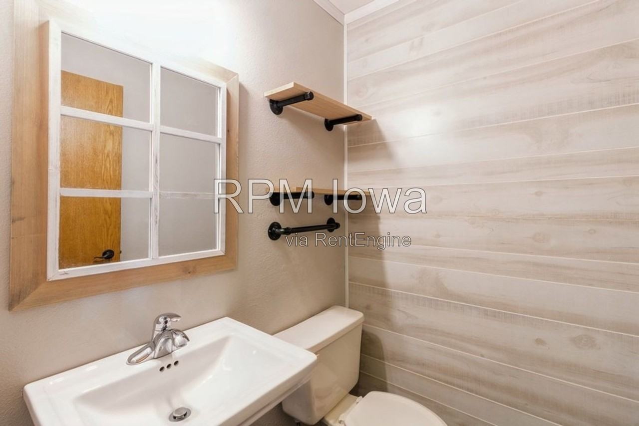1509 Kentucky Ave - Photo 5 of 16