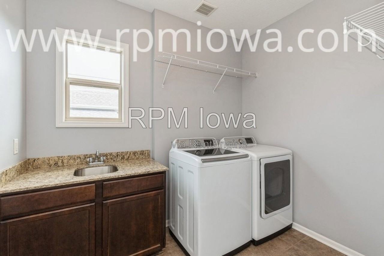 1907 Sw Vintage Pkwy - Photo 7 of 17