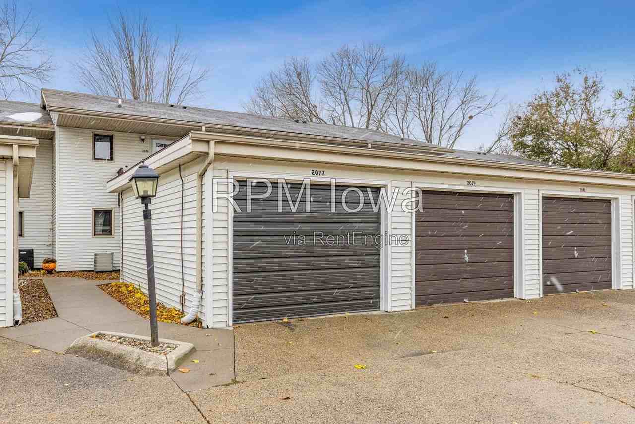 2079 Nw Hickory Ln - Photo 2 of 16