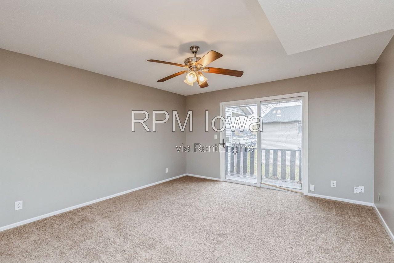 2079 Nw Hickory Ln - Photo 4 of 16