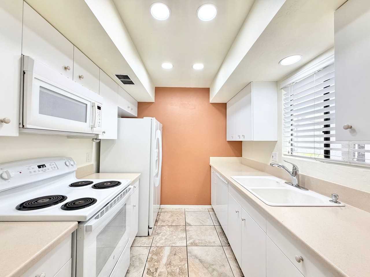 1050 E Ramon Rd #119 - Photo 7 of 25