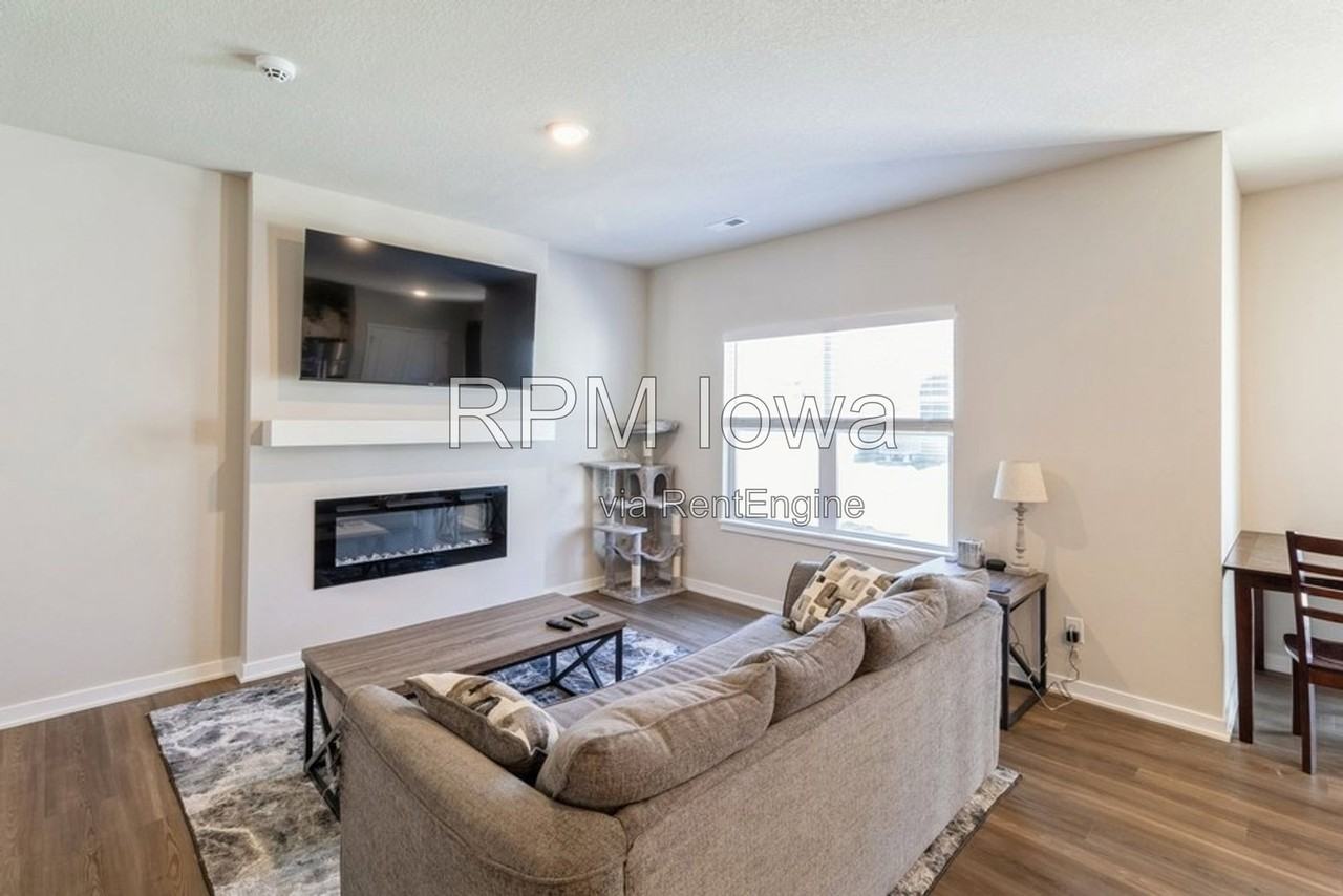 3220 Nw Greenwood St - Photo 2 of 16