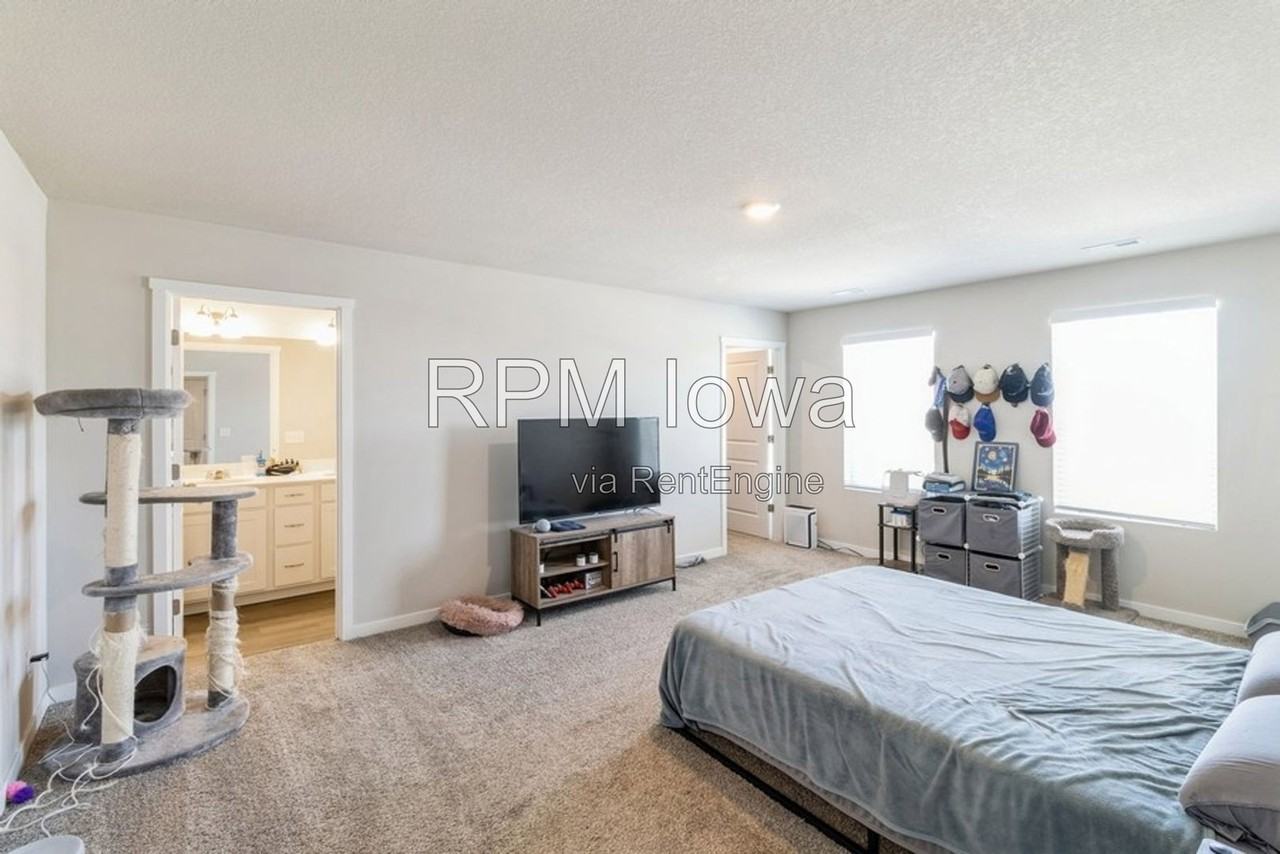 3220 Nw Greenwood St - Photo 7 of 16