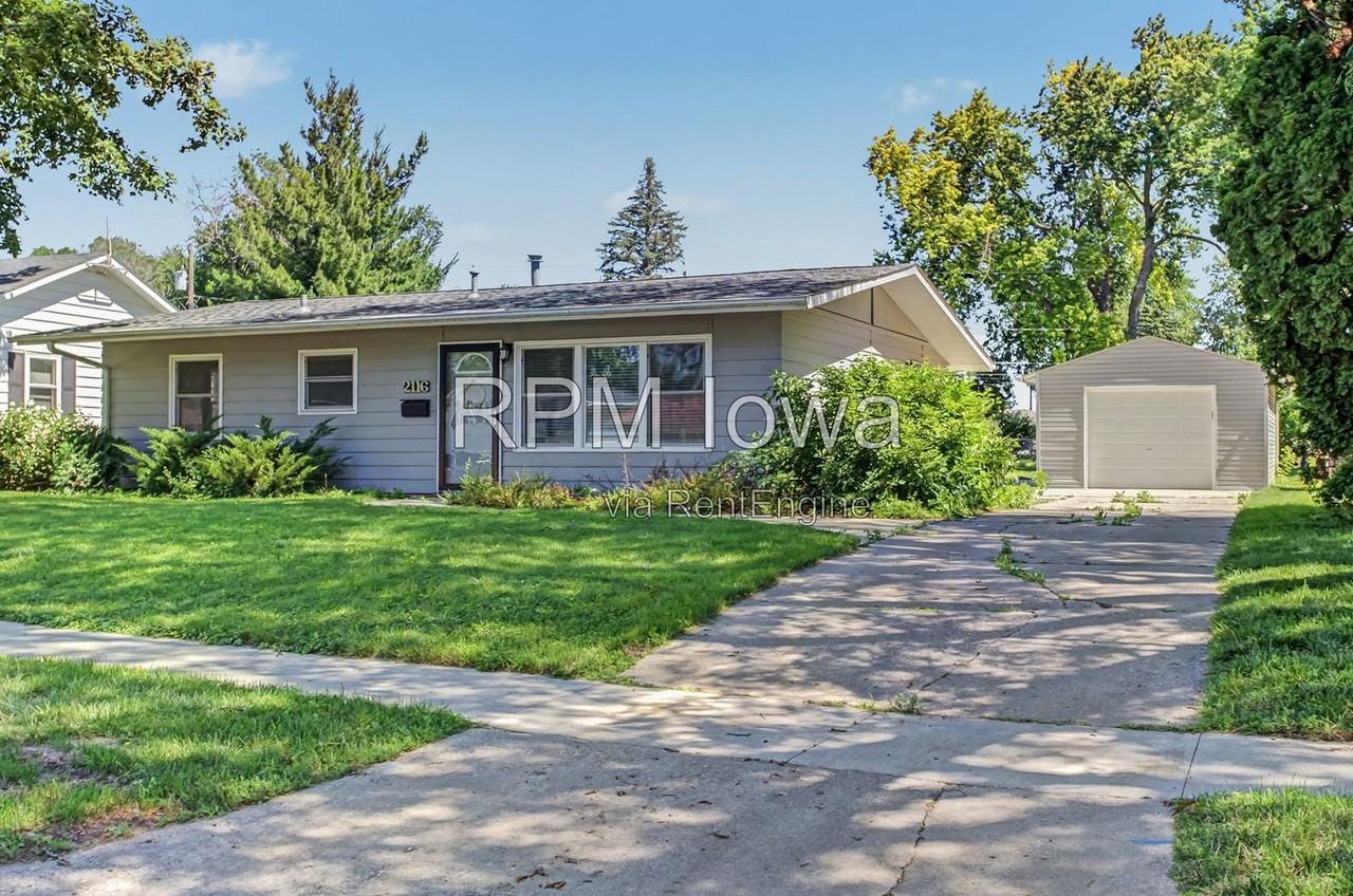 2116 Ferndale Ave - Photo 2 of 27