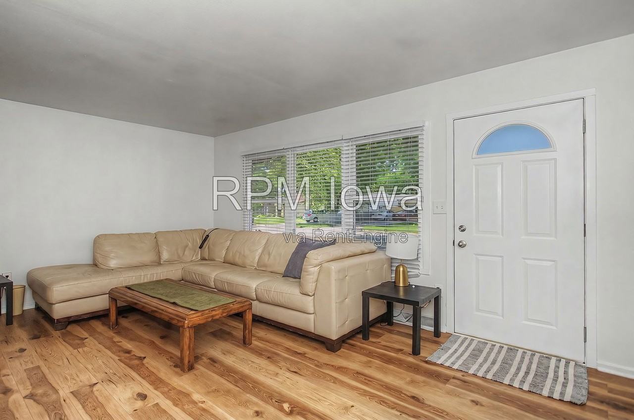 2116 Ferndale Ave - Photo 7 of 27