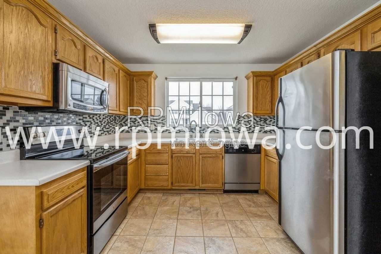 9315 Kingman Dr - Photo 3 of 16
