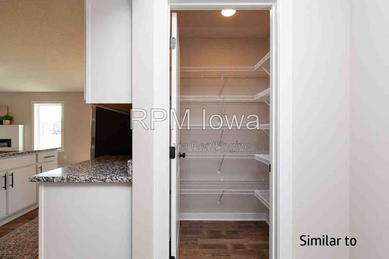 5633 163rd St - Photo 5 of 19