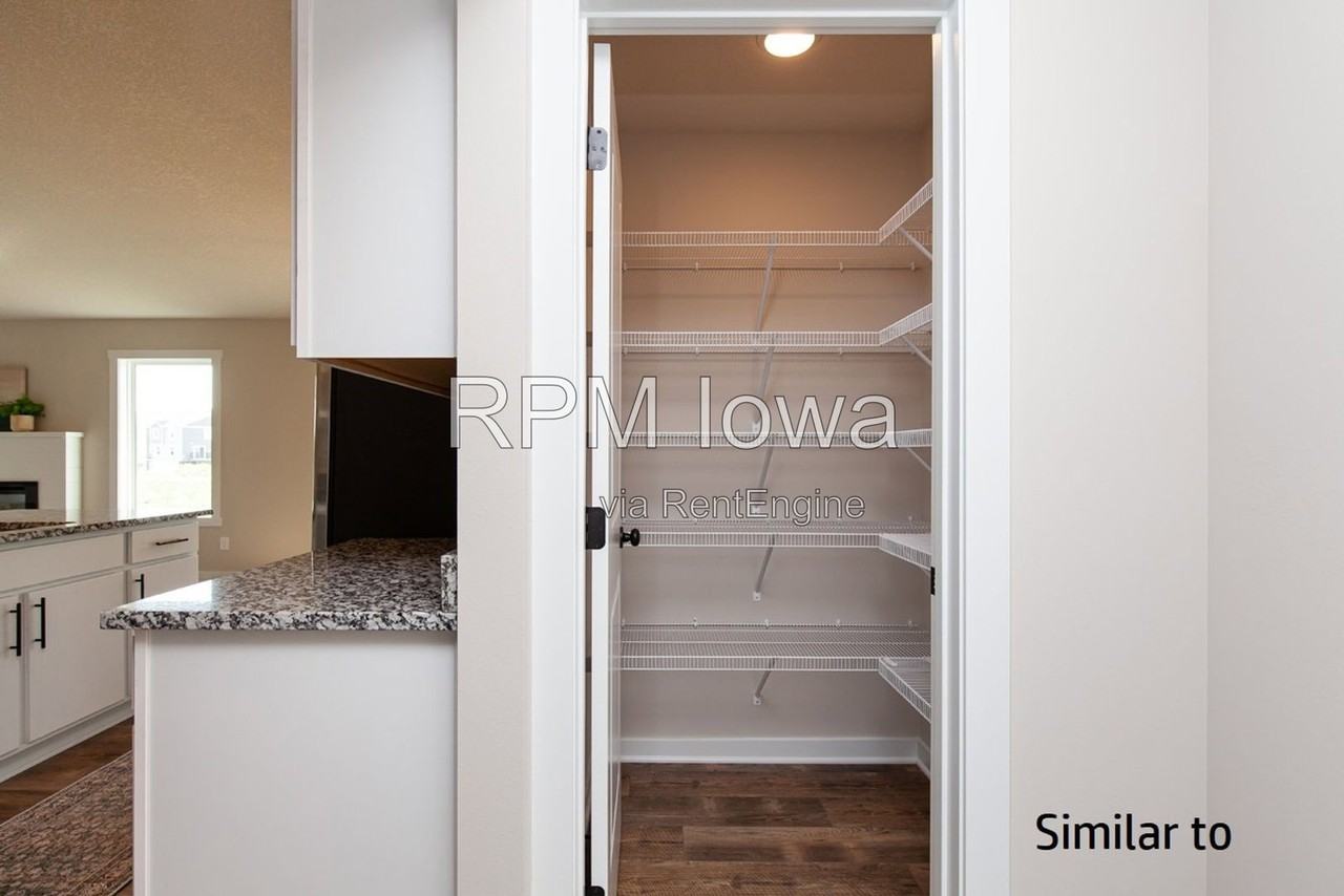 385 Nw Ashley Ave - Photo 6 of 19