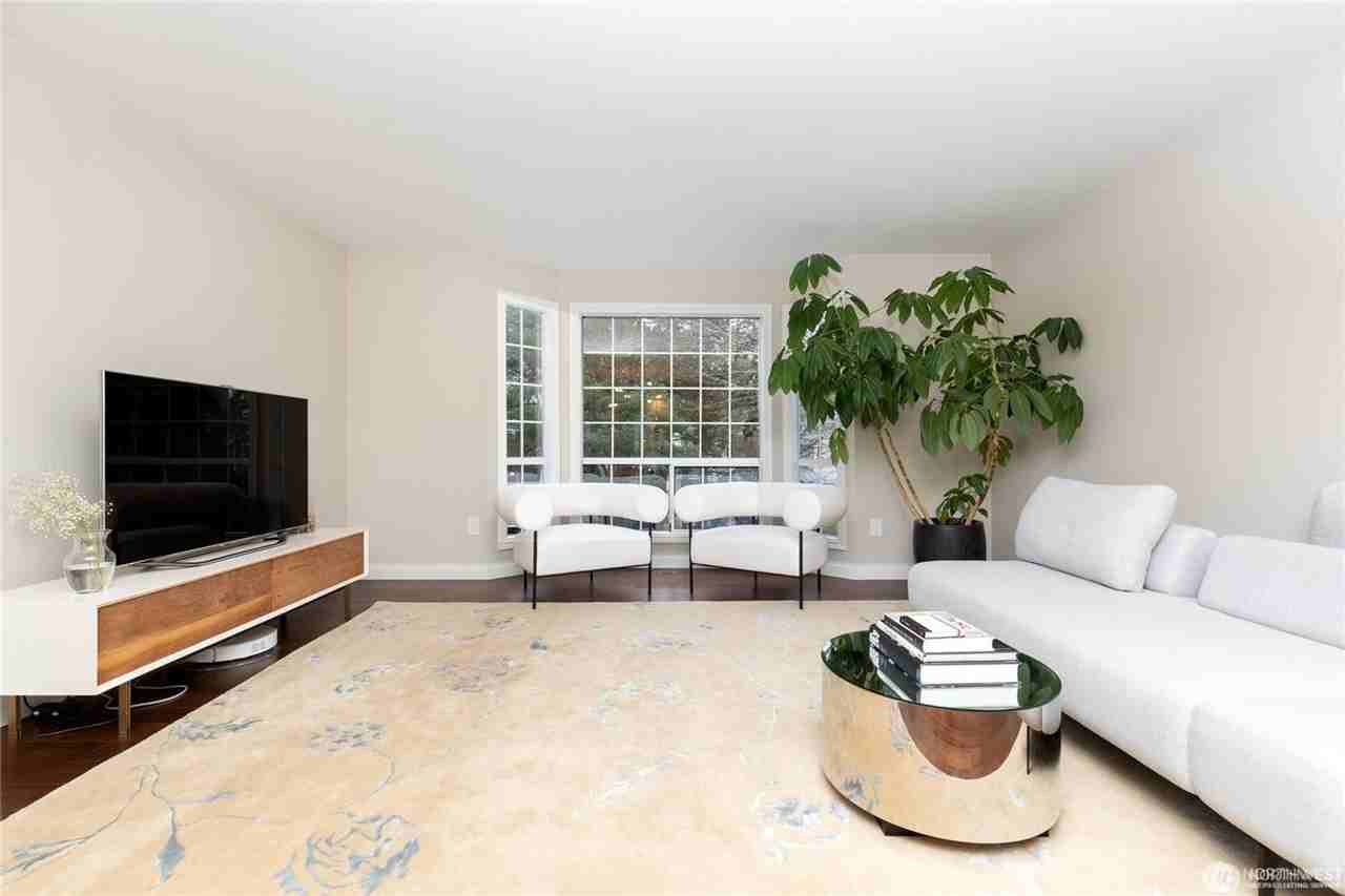 6304 110th Ave Ne - Photo 4 of 25