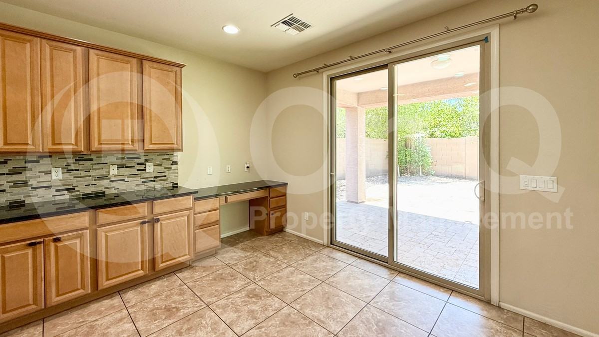 1095 E Rojo Way - Photo 2 of 24