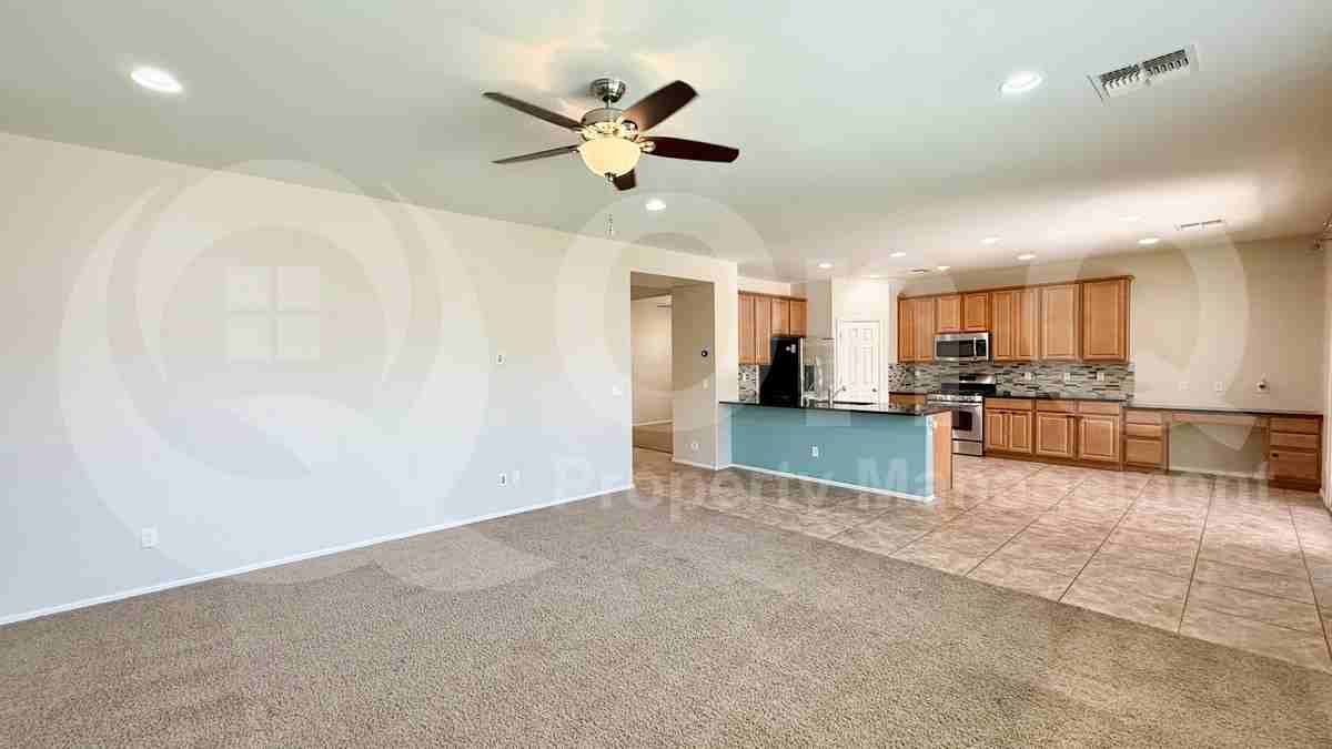 1095 E Rojo Way - Photo 3 of 24