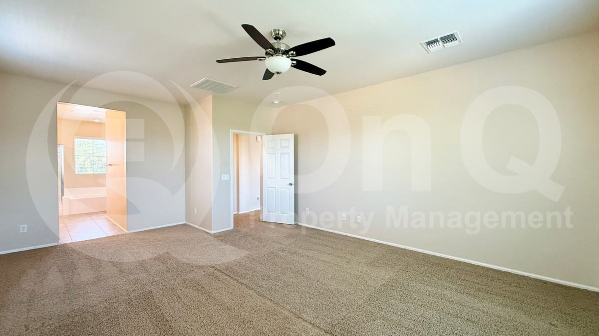 1095 E Rojo Way - Photo 7 of 24