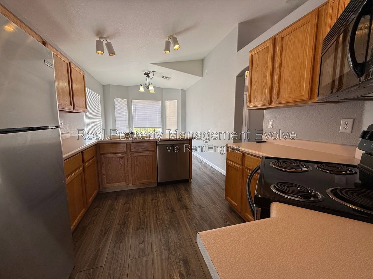 6246 W Blackhawk Dr - Photo 7 of 29