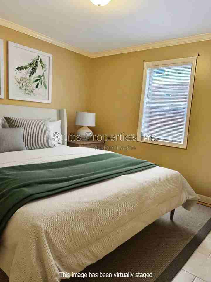 414 Hermitage Dr #7 - Photo 3 of 8