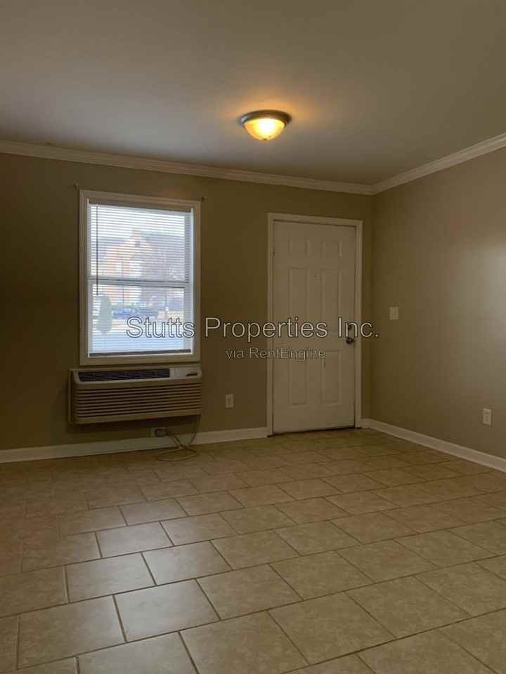 414 Hermitage Dr #7 - Photo 4 of 8