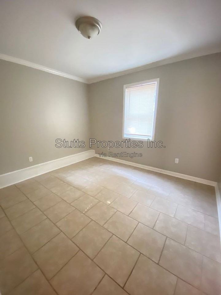 414 Hermitage Dr #7 - Photo 6 of 8