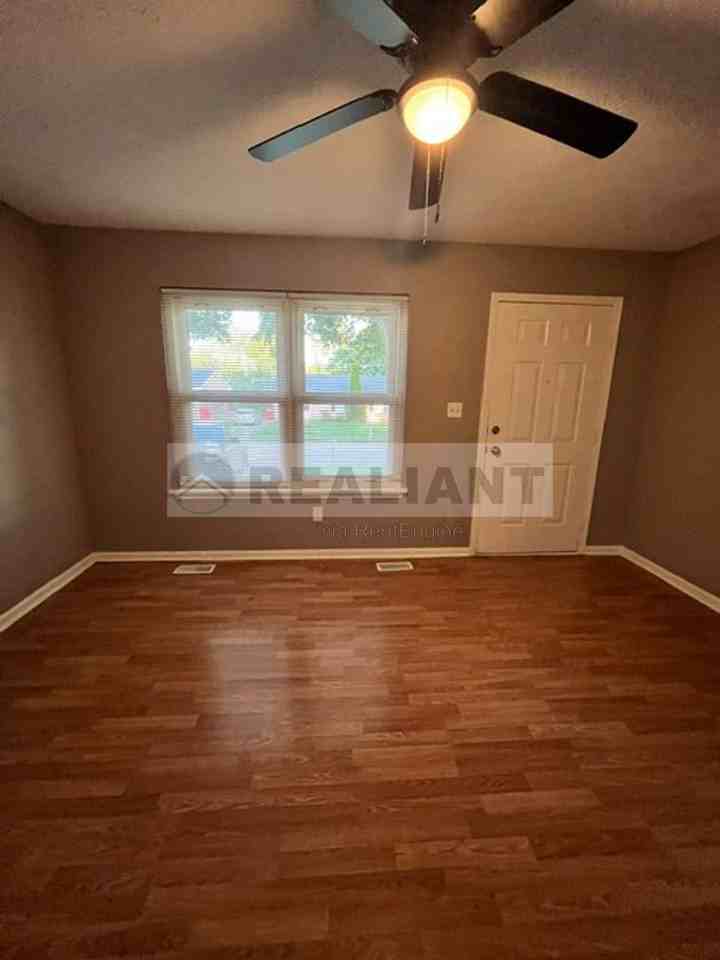 108 Birch Dr - Photo 3 of 11
