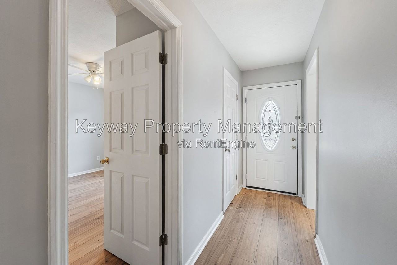107 Stonington Ln Sw - Photo 4 of 19