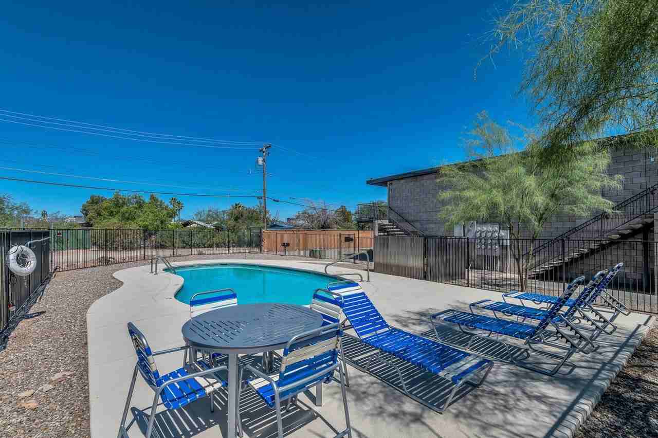 2497 N Park Ave #16 - Photo 4 of 20