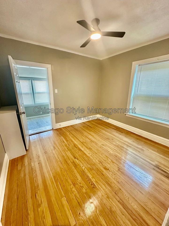 7721 S Hermitage Ave #FL3 - Photo 3 of 20