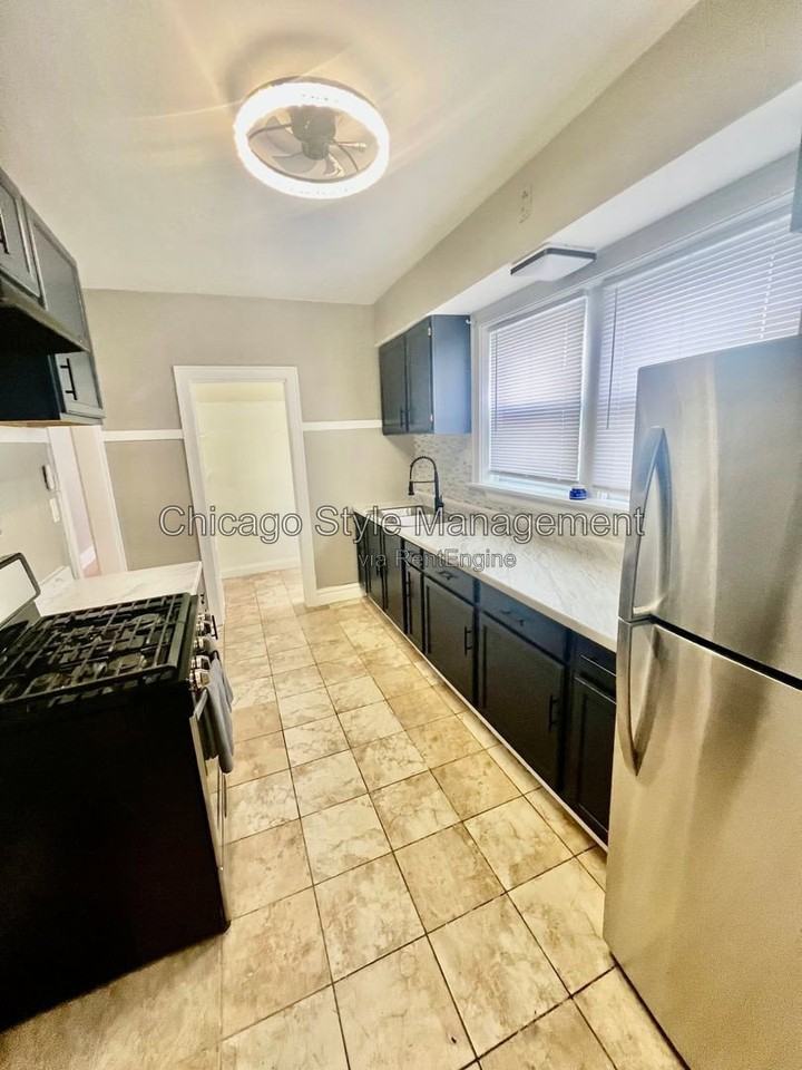 7721 S Hermitage Ave #FL3 - Photo 5 of 20