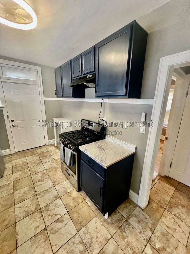 7721 S Hermitage Ave #FL3 - Photo 6 of 20