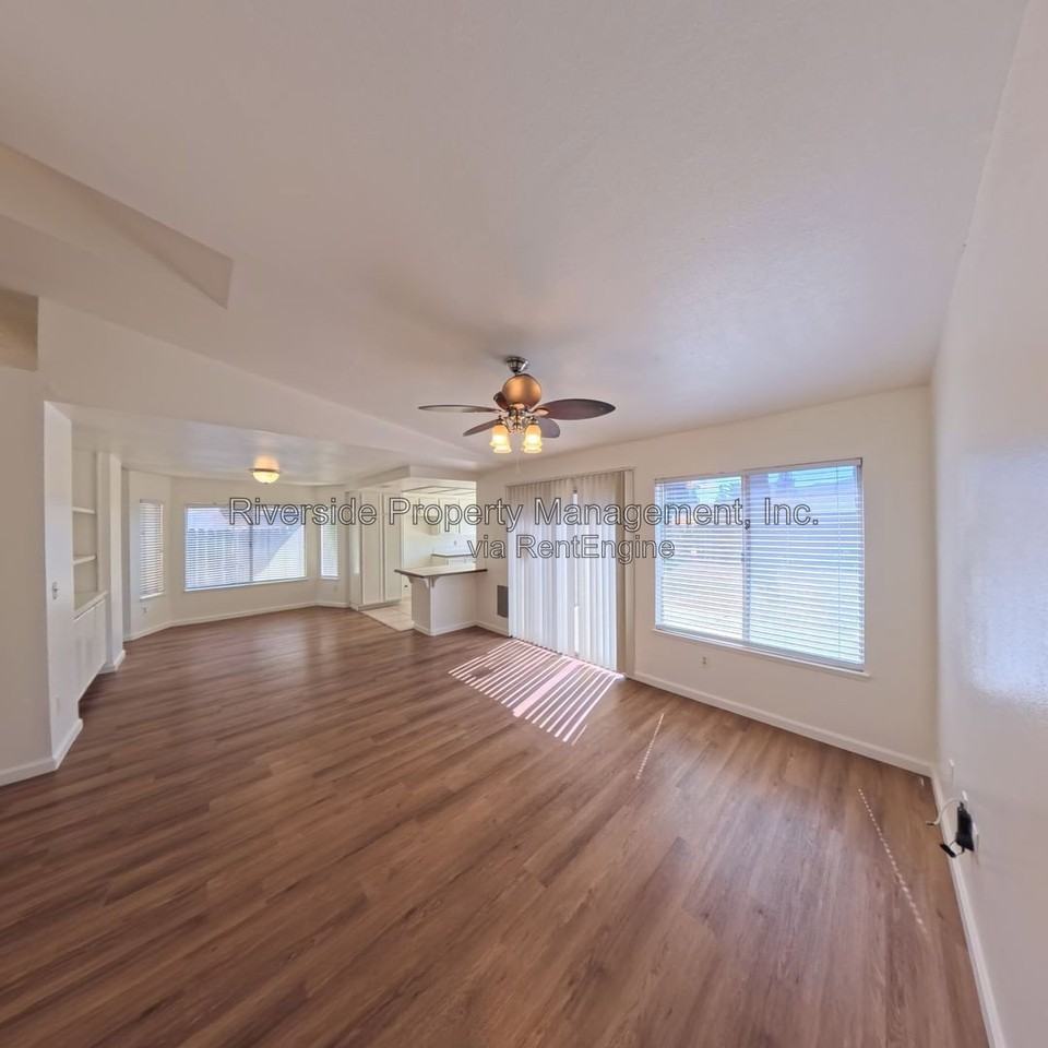 24052 Royale St - Photo 7 of 26